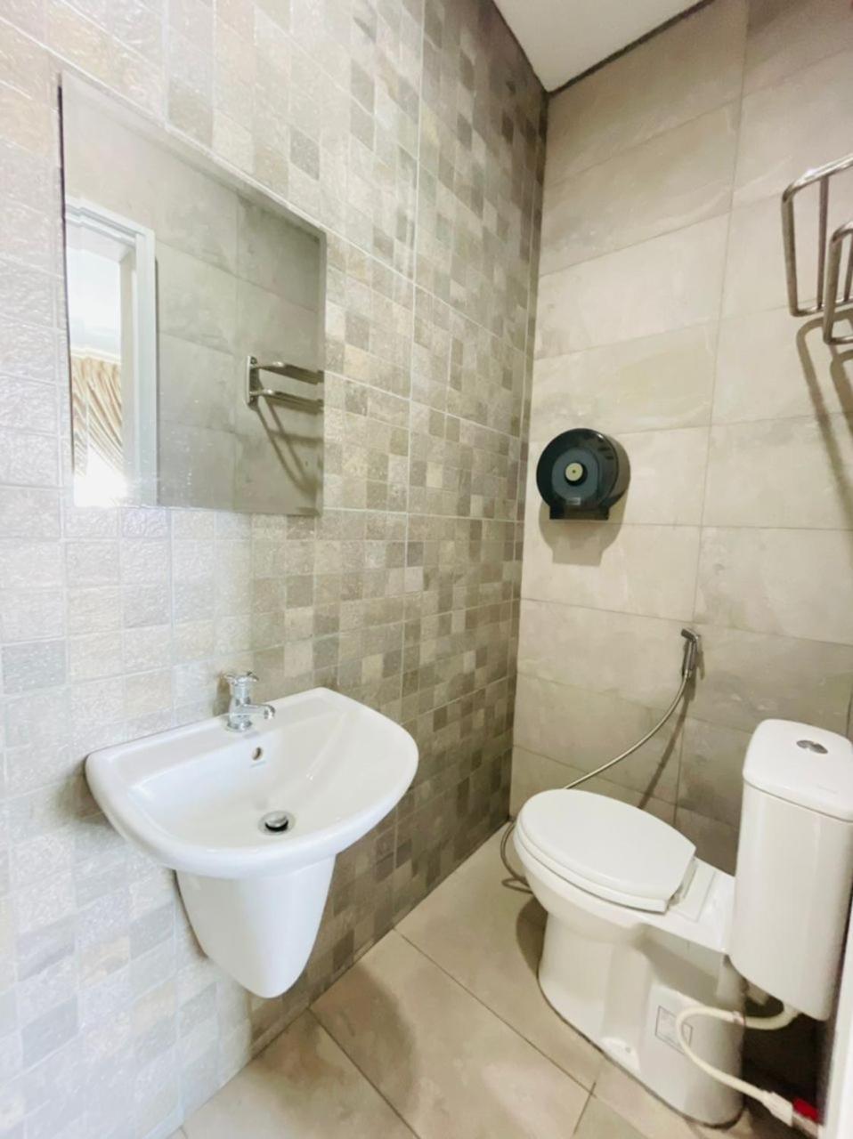 M Hotel Джохор Бахру Екстериор снимка